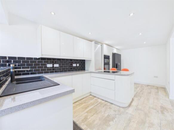 2 bed Detached for sale Image 9