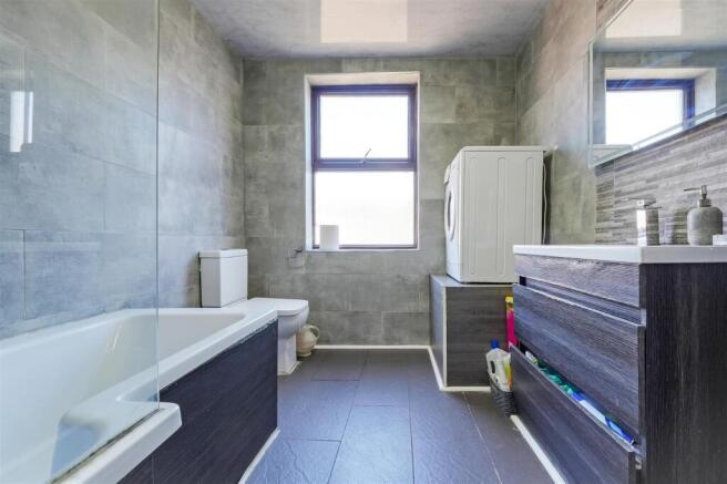 3 bed Terraced for sale Image 12