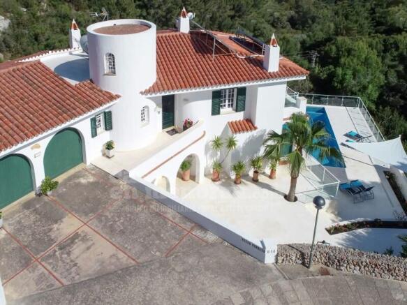Spectacular villa with license and sea views in Santo Tomás
