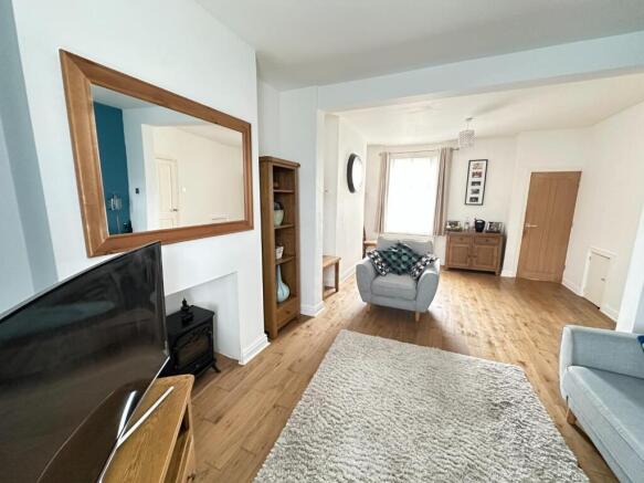 Lounge/Dining Room