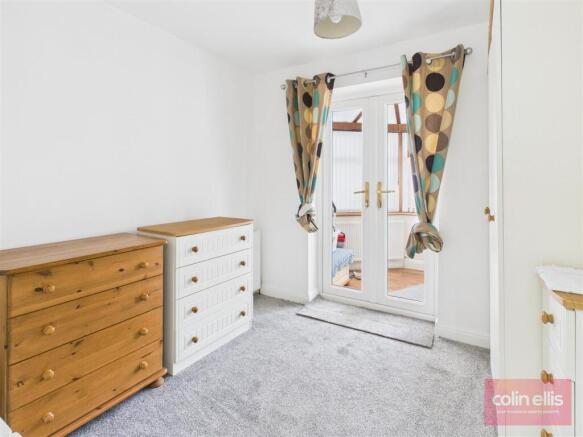 2 bed Semi-Detached Bungalow for sale Image 8