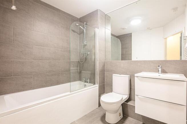 2 bed Flat for sale Image 8