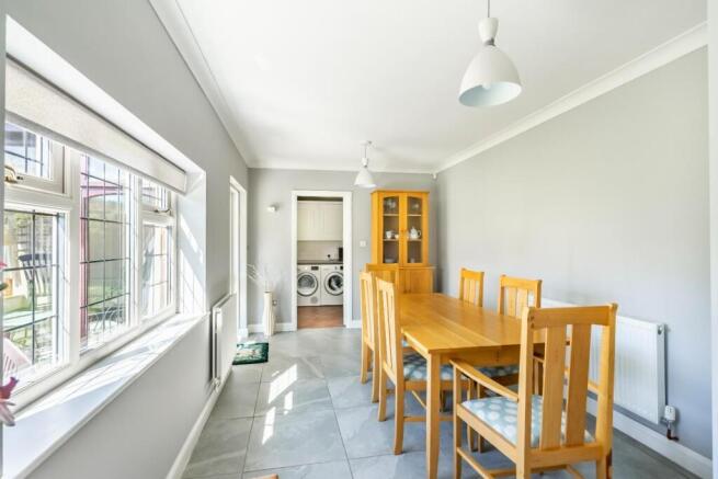 5 bed Detached for sale Image 5
