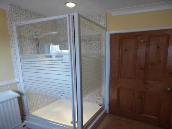 469utility shower room 3.jpg