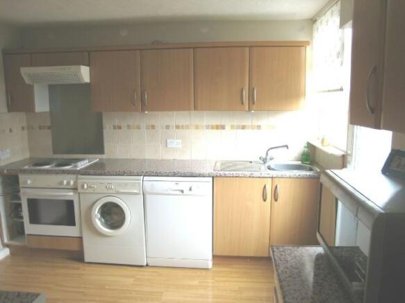 Kitchen Photo 2