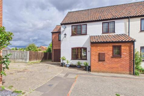 Elizabeth Close, Reepham