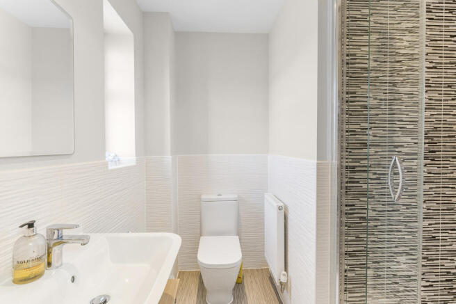 4 bed Detached for sale Image 7