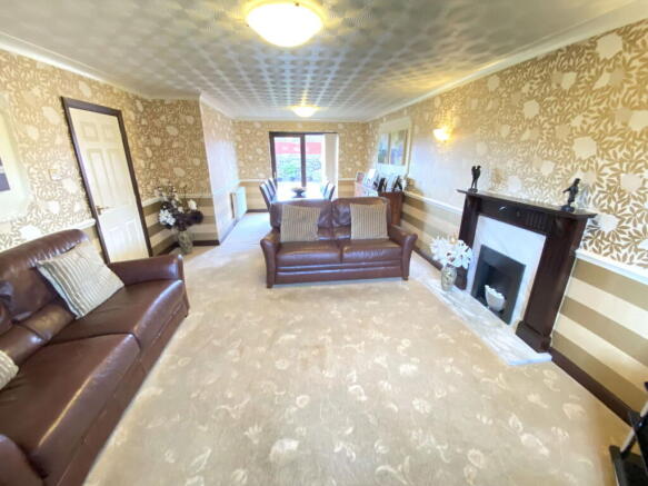4 bed Detached for sale Image 9