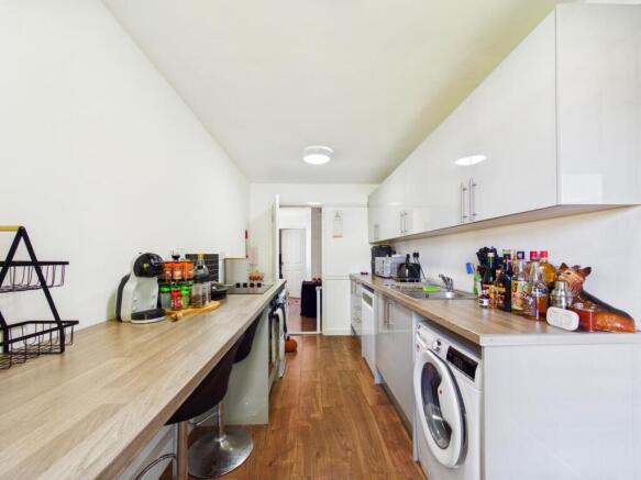 2 bed Apartment for sale Image 5