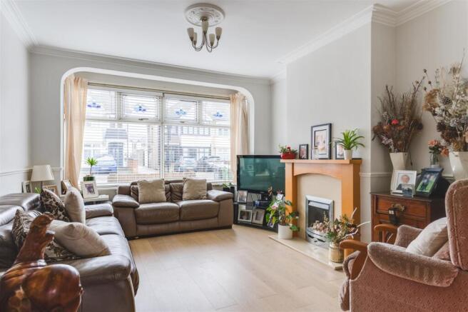 49 Coningsby Gardens-2.jpg