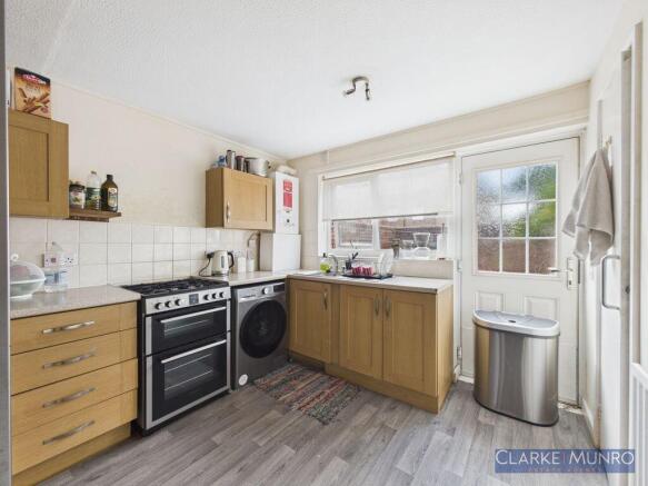 2 bed Flat for sale Image 2