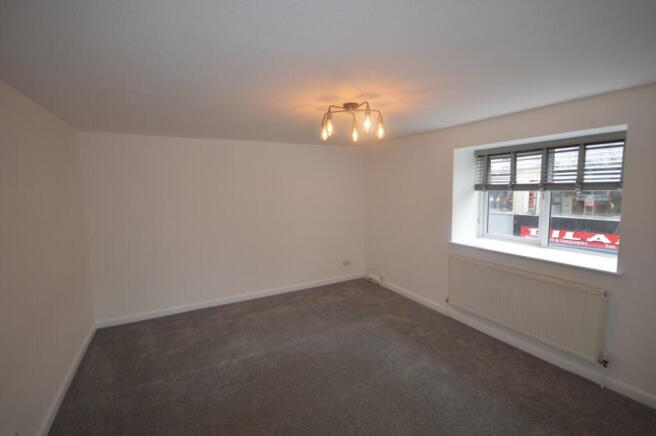 2 bed Maisonette to rent Image 6