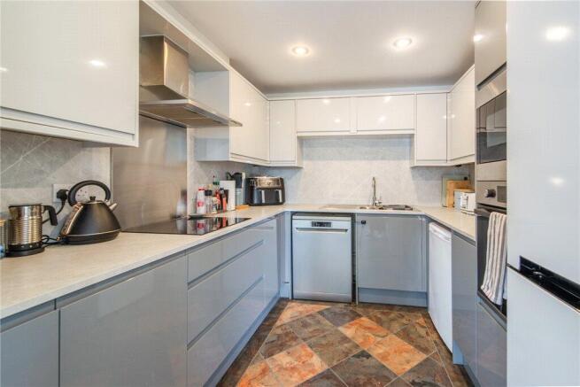 3 bed Semi-Detached for sale Image 6