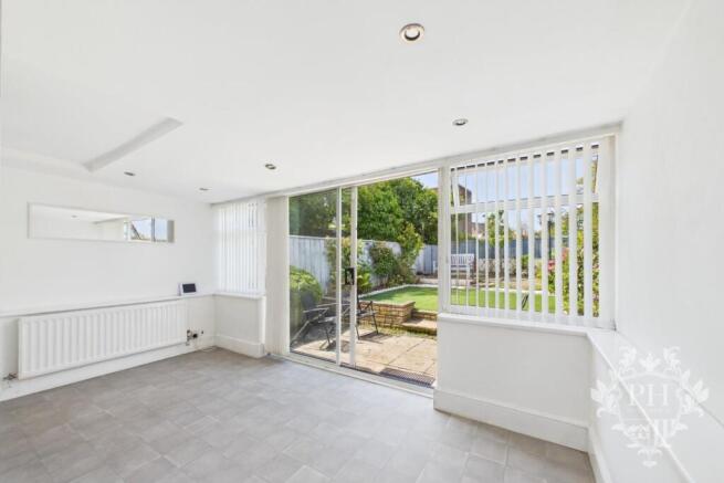 2 bed Bungalow for sale Image 6