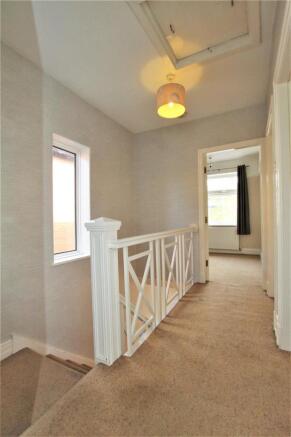 19 Rydal Road landing 1.JPG