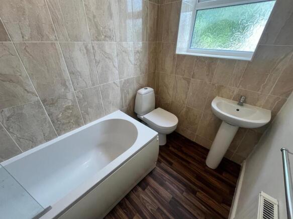3 bed Terraced for sale Image 9