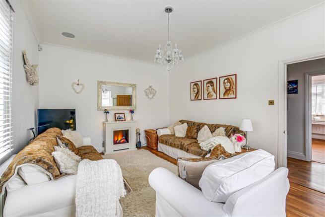 4. Family Room.jpg