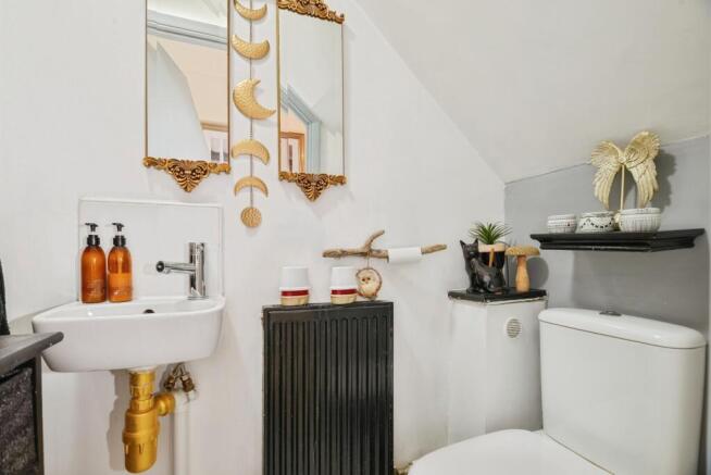 3 bed Semi-Detached for sale Image 9
