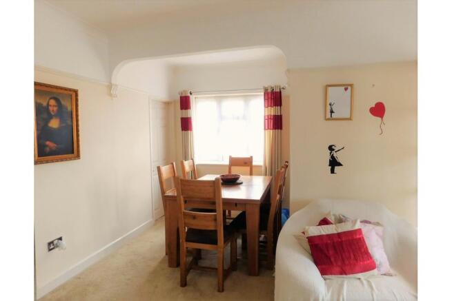 Lounge/Dining Room