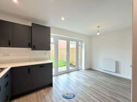 3 bed Semi-Detached for sale Image 10