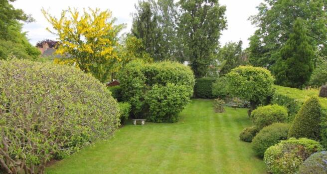 GARDEN.JPG