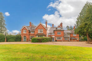 Flat 1, Kingsley House, Crowsley Road, Shiplake, Henley-on-thames RG9 3LU