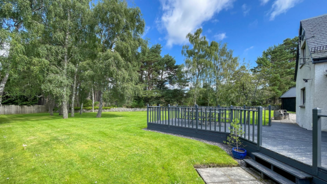 REAR DECKING