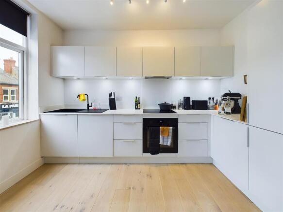 1 bed Apartment to rent Image 5