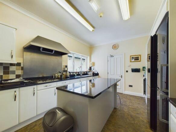 11 bed Terraced for sale Image 9