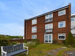 35, Holmbury Grove, Featherbed Lane, Croydon CR0 9AN
