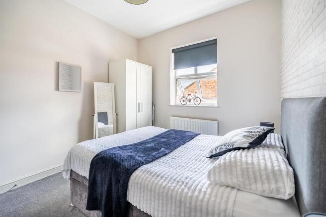 1 bed Flat to rent Image 4