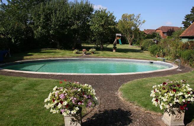 pool.JPG