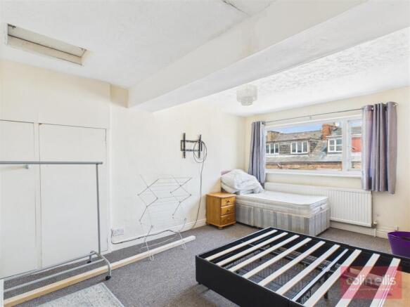6 bed Terraced for sale Image 11