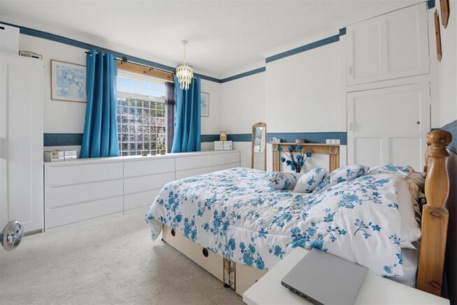 2 bed Semi-Detached for sale Image 5