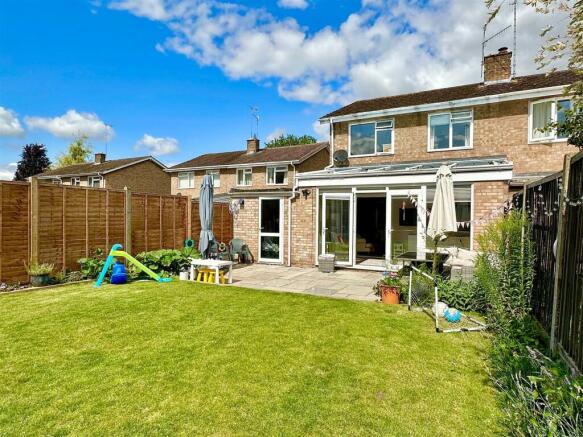 garden to house