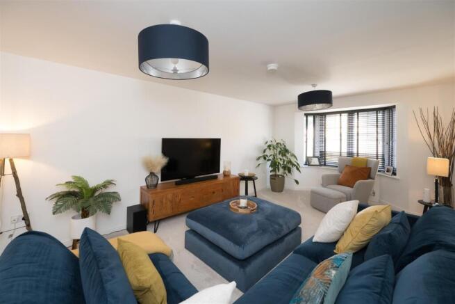 4 bed Detached for sale Image 4