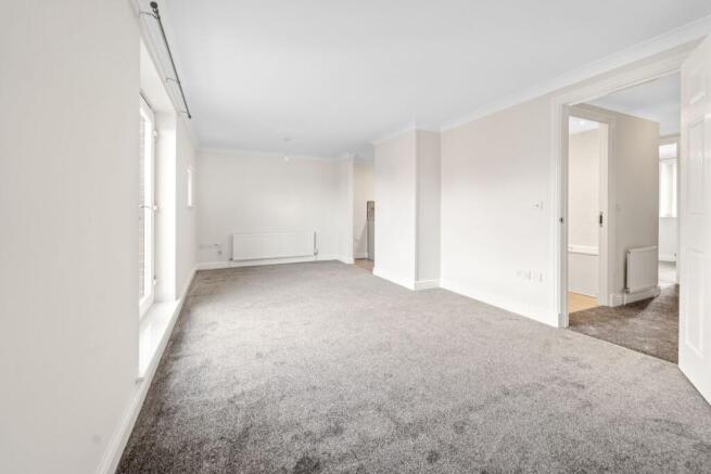 2 bed Apartment to rent Image 4