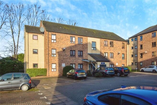 2 bed Flat for sale Image 12