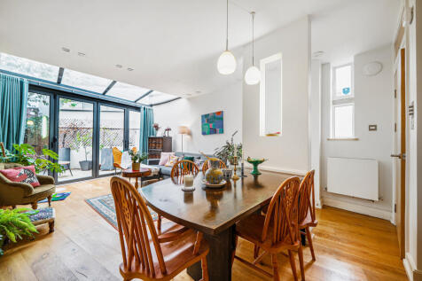 Grange View Road, Whetstone, N20