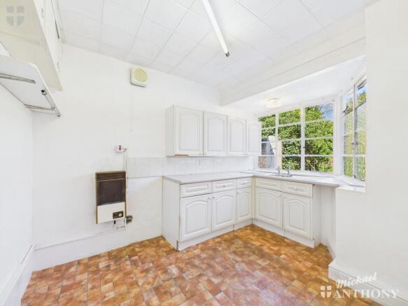 CAM03218G0-PR0598-STILL007