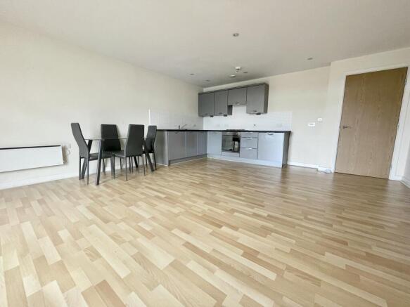 1 bed Apartment to rent Image 5