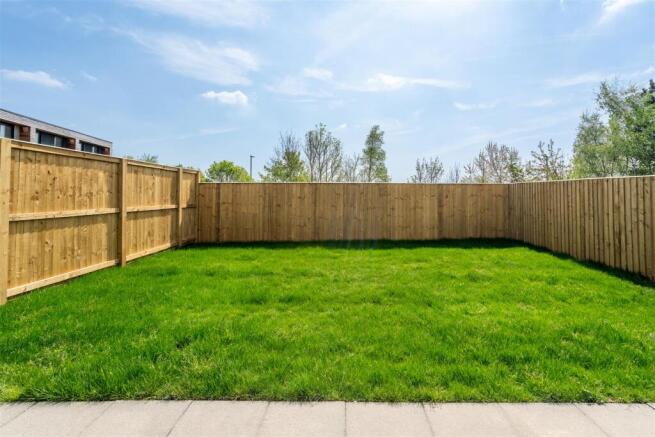 4 bed Semi-Detached for sale Image 10
