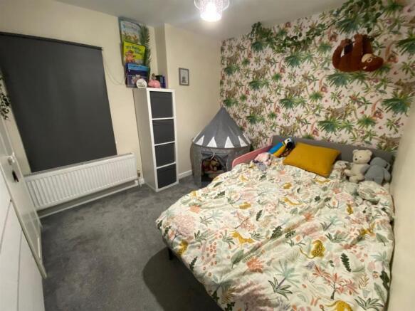Bed 2.jpg