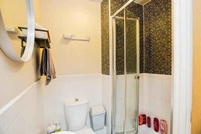 2 bed Apartment for sale Image 10