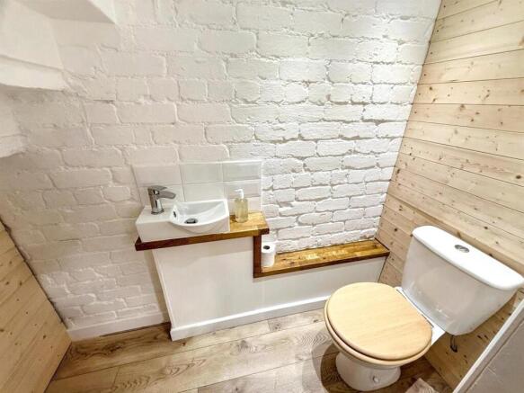 4 bed Terraced for sale Image 12