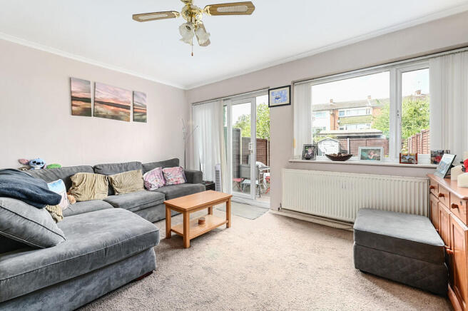 37 Ryecroft Garde...