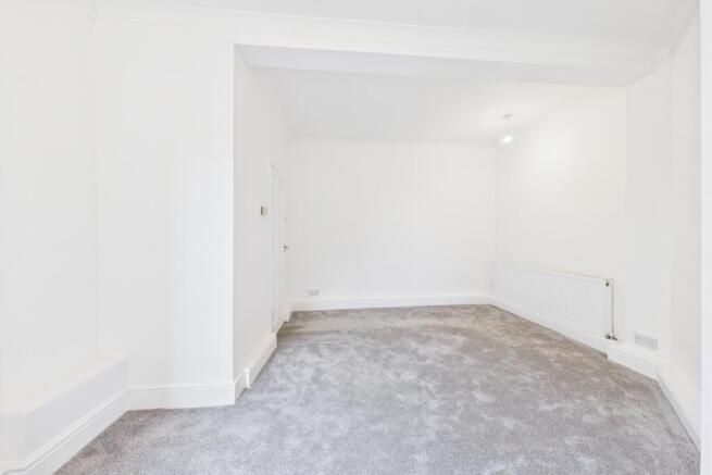 1 bed Ground Flat for sale Image 5