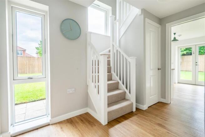 2 bed Semi-Detached to rent Image 7