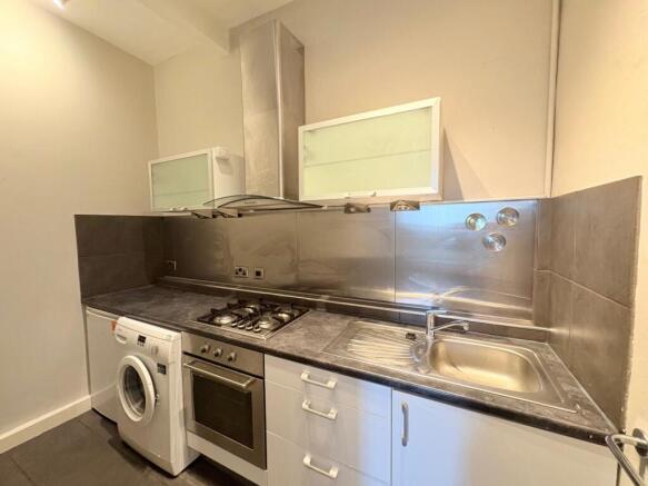 34-5DS--Kitchen