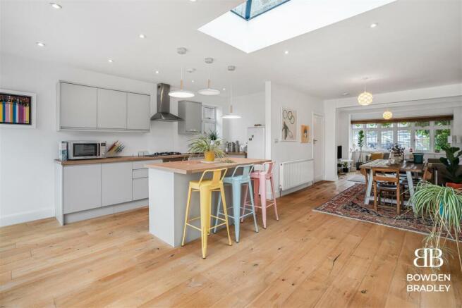 Kitchen / Dining